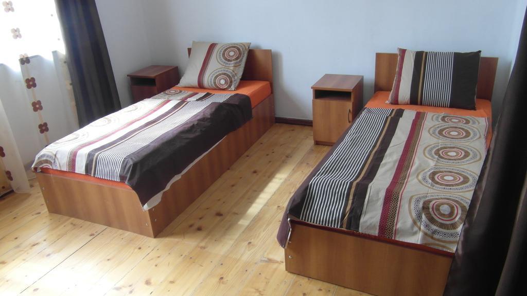 Gvirilas Sakhli Guest House Khashuri Chambre photo