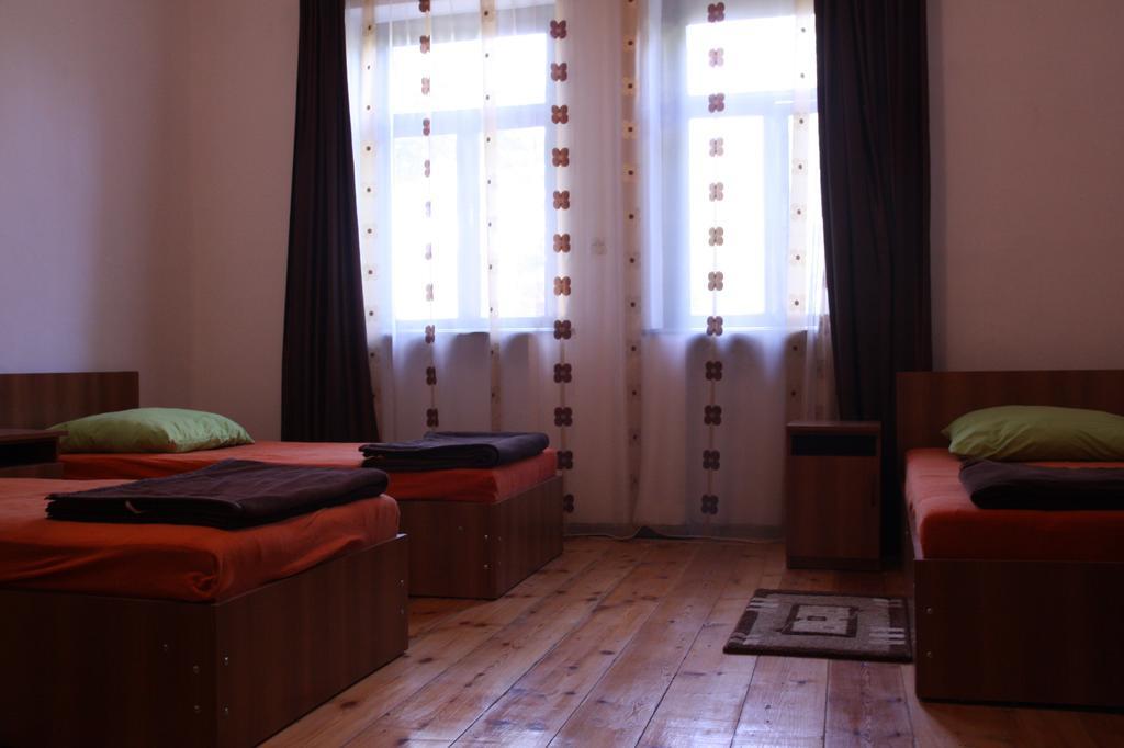 Gvirilas Sakhli Guest House Khashuri Extérieur photo